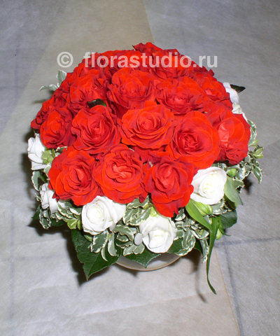 №3 роза красная 16шт+роза белая 9шт 2950руб